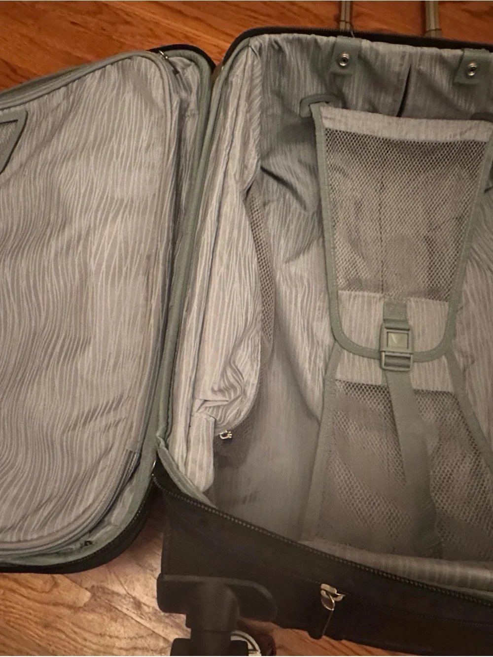 Ricardo Black Carry-On Spinner Suitcase